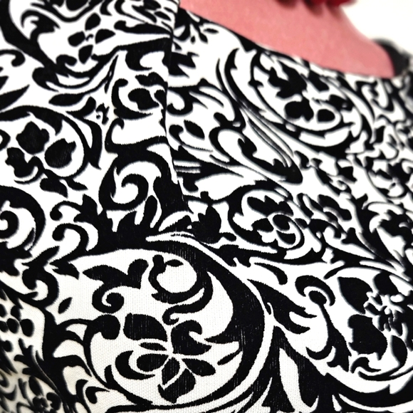 Pronto Moda J & M black and white flocked mini dress, size Small. - Picture 3 of 11